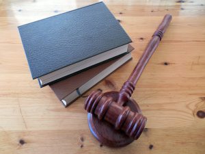 Obsługa prawna – co to oznacza i kiedy warto?